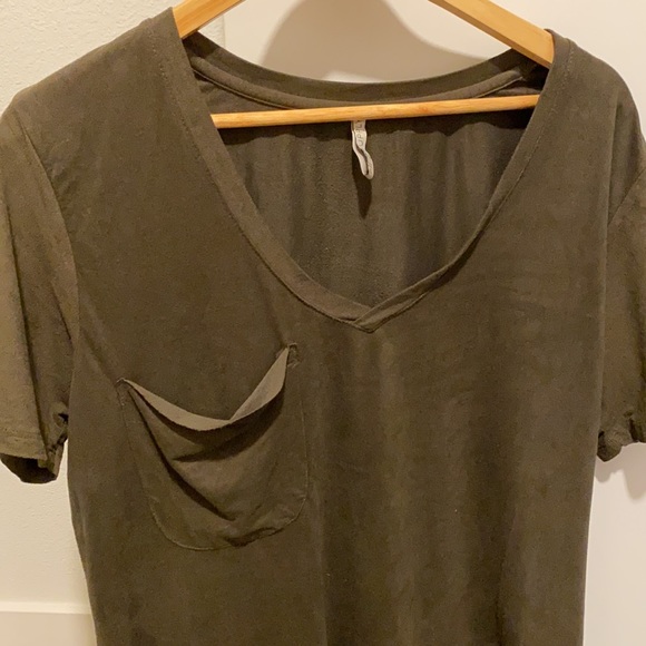 Z Supply Faux-Suede V Neck T-Shirt (size Large) - Picture 2 of 3